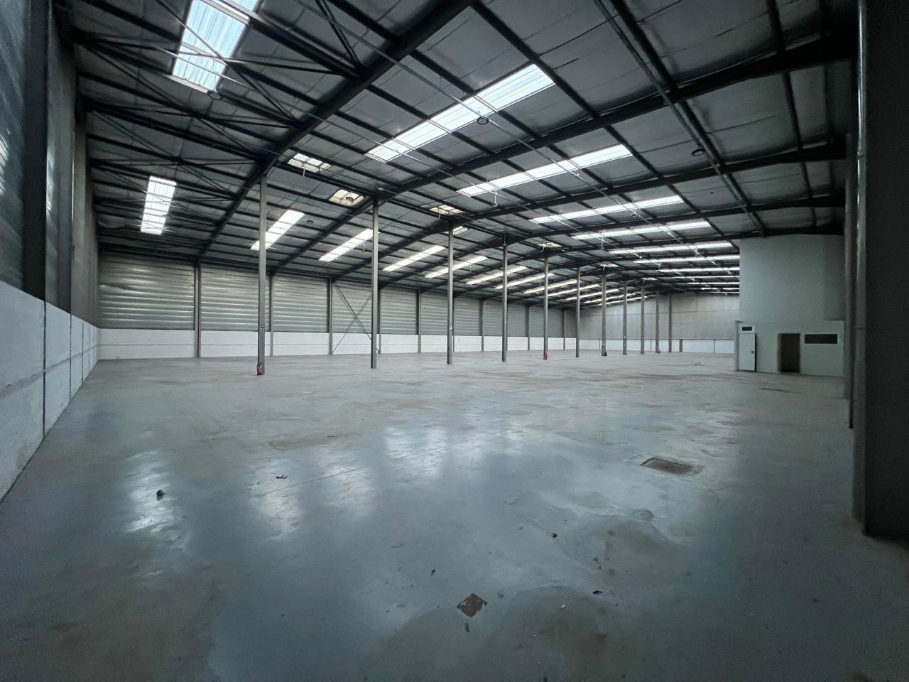 Local d'activité Dammartin-en-Goële 2200m² Location local d'activité Dammartin-en-Goële Seine-et-Marne OLACT2529186 3
